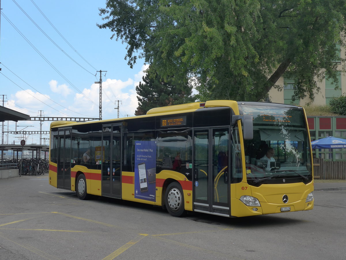 (195'163) - BLT Oberwil - Nr. 67/BL 135'428 - Mercedes am 23. Juli 2018 beim Bahnhof Muttenz