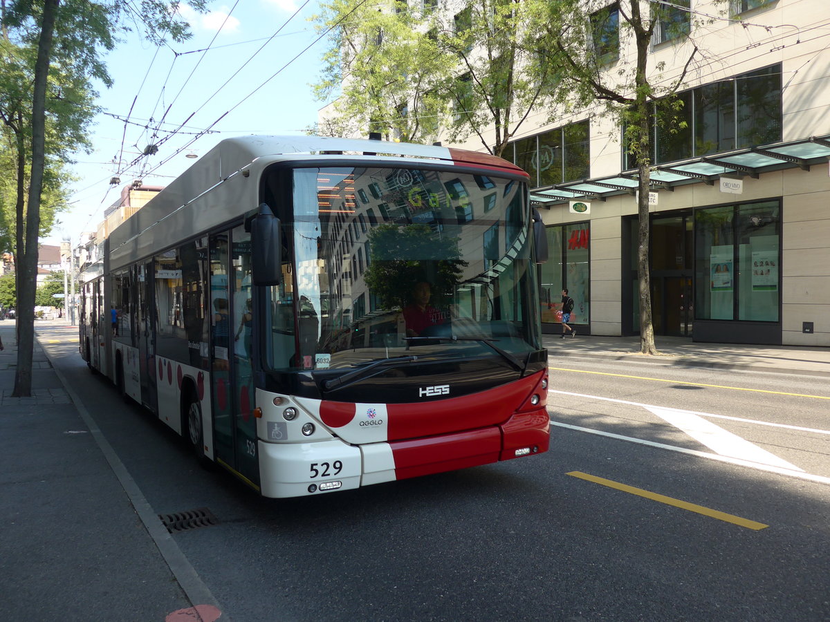 (195'616) - TPF Fribourg - Nr. 529 - Hess/Hess Gelenktrolleybus am 5. August 2018 beim Bahnhof Fribourg