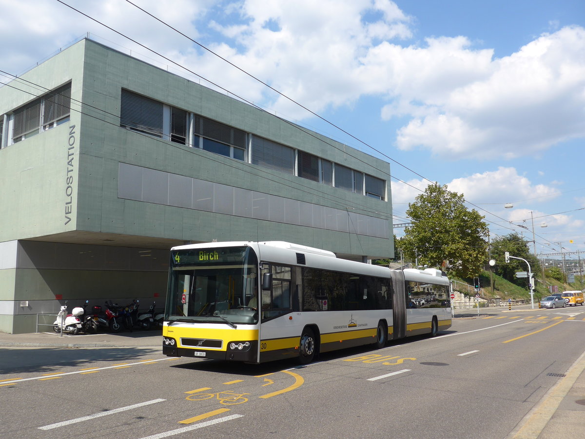 (196'139) - VBSH Schaffhausen - Nr. 30/SH 38'030 - Volvo am 20. August 2018 beim Bahnhof Schaffhausen