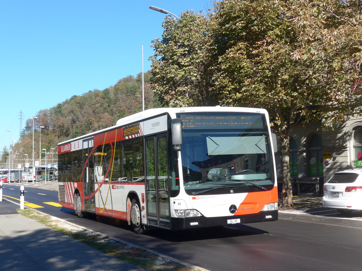 (198'233) - Niederer, Filzbach - Nr. 28/GL 95 - Mercedes am 13. Oktober 2018 beim Bahnhof Ziegelbrcke