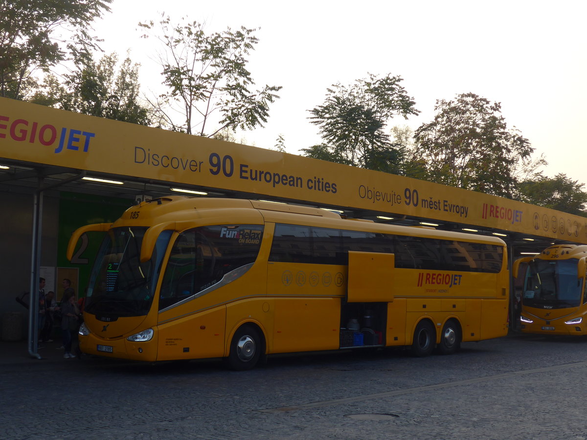 (198'439) - Student Agency, Brno - Nr. 185/8B7 2185 - Volvo/Irizar am 18. Oktober 2018 in Praha, Florenc