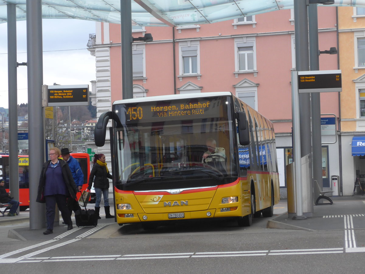 (199'800) - PostAuto Zrich - Nr. 330/ZH 780'693 - MAN am 8. Dezember 2018 beim Bahnhof Wdenswil