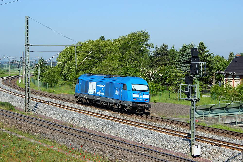 20.05.2014 10:07 Uhr - Press 253 015 fährt nach Niedergörne