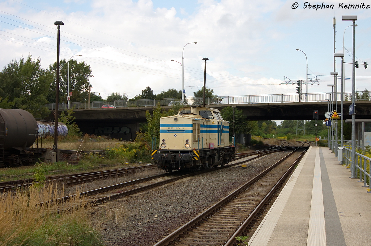 201 742-4 ITB - Industrietransportgesellschaft mbH Brandenburg hatte in Brandenburg Altstadt rangiert und fuhr dann zum Stahlwerk weiter. 10.09.2013