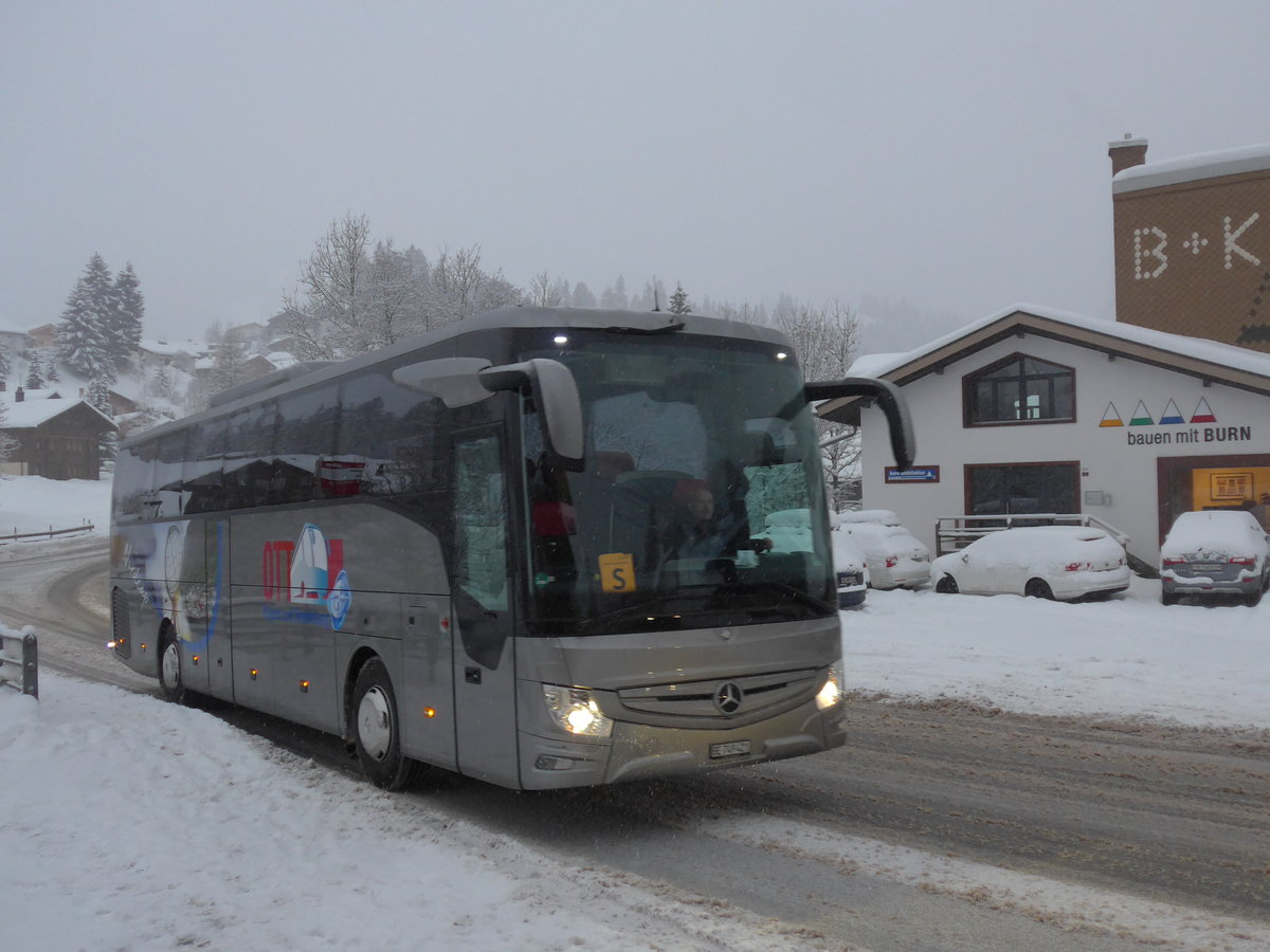 (201'030) - Ott, Steffisburg - BE 749'421 - Mercedes am 13. Januar 2019 in Adelboden, Oey