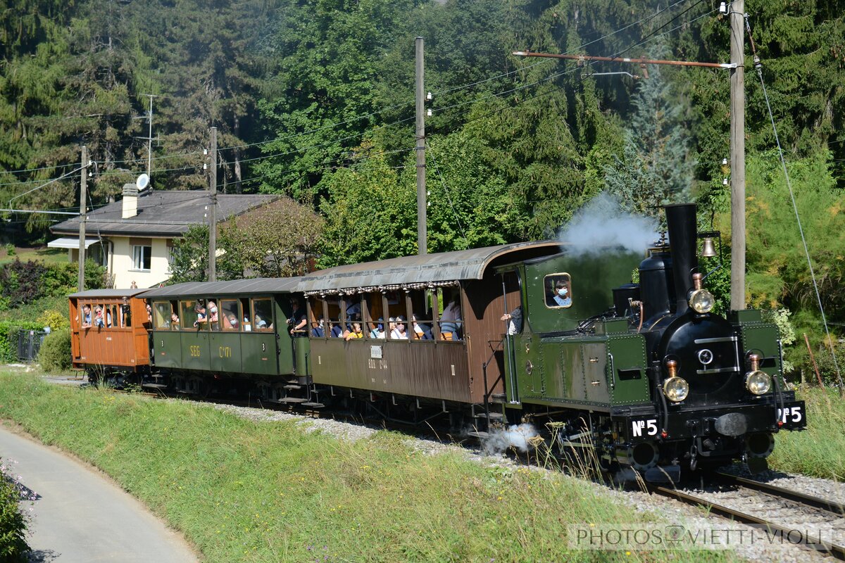 2021-09-12, BC Chem de Bouricloz
Locomotive à vapeur G 3/3 5

Photo Olivier Vietti-Violi Yverdon-les-Bains.
Si la photo vous intéresse merci de me contacter
photos-vietti-violi@ik.me