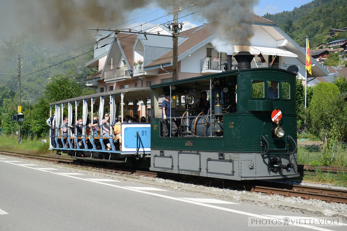 2021-09-12, BMH/BC Route des Oches
Tram à vapeur G 3/3 12-C 21 Lugano Cadro Dino
pour la manifestation Rail en ville 2021


Si la photo vous intéresse merci de me contacter
photos-vietti-violi@ik.me