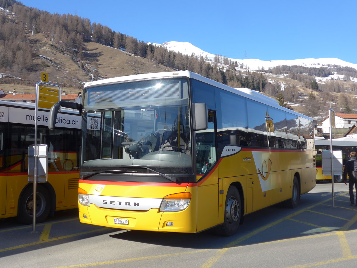 (202'648) - PostAuto Graubnden - GR 102'310 - Setra am 20. Mrz 2019 beim Bahnhof Scuol-Tarasp