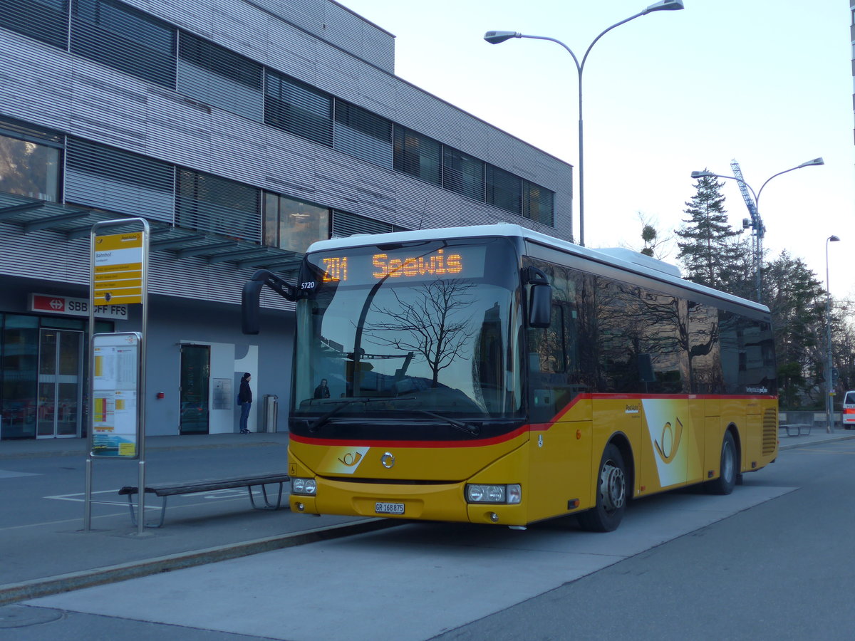 (202'652) - PostAuto Graubnden - GR 168'875 - Irisbus am 20. Mrz 2019 beim Bahnhof Landquart
