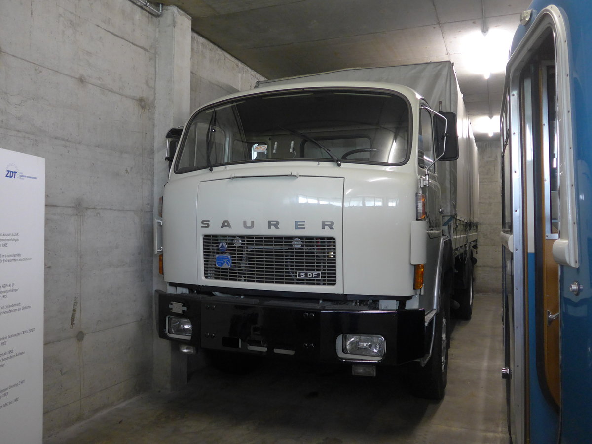 (205'234) - ZVB Zug - Nr. 460 - Saurer (ex Nr. 160) am 18. Mai 2019 in Neuheim, ZDT