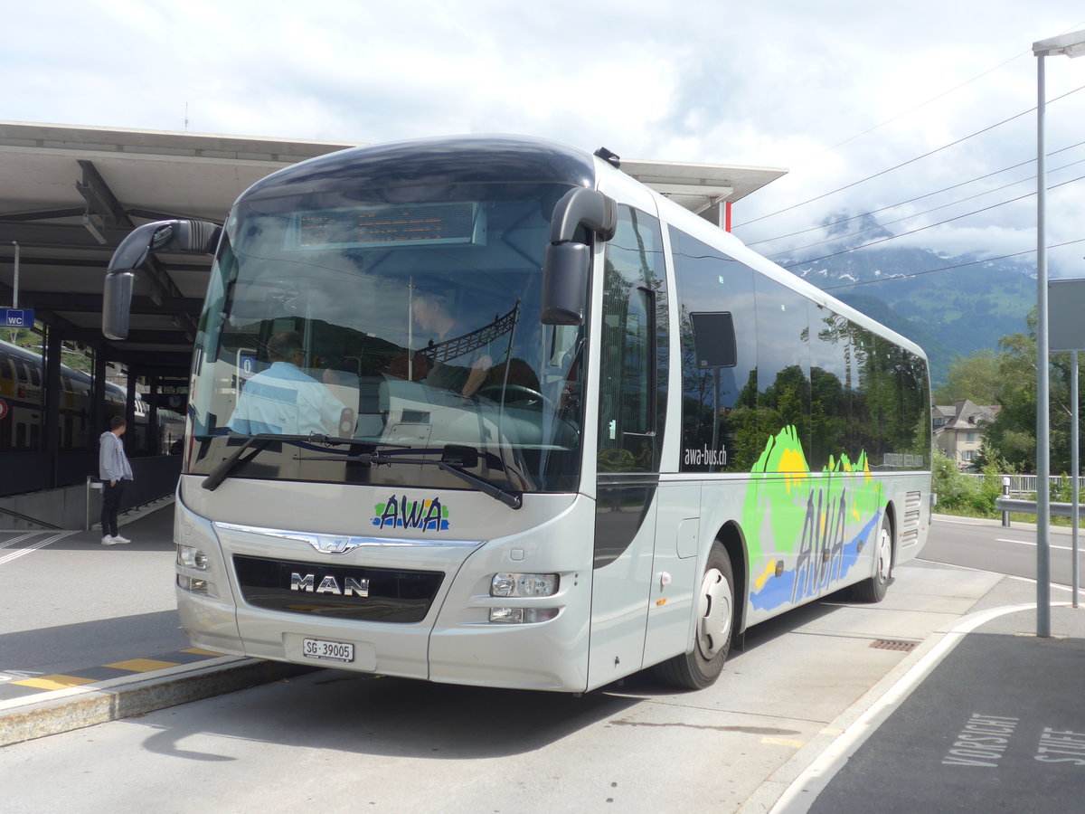(206'420) - AWA Amden - Nr. 5/SG 39'005 - MAN (ex ATT Cadenazzo; ex St. Gallerbus, St. Gallen; ex Vorf�hrfahrzeug) am 15. Juni 2019 beim Bahnhof Ziegelbr�cke