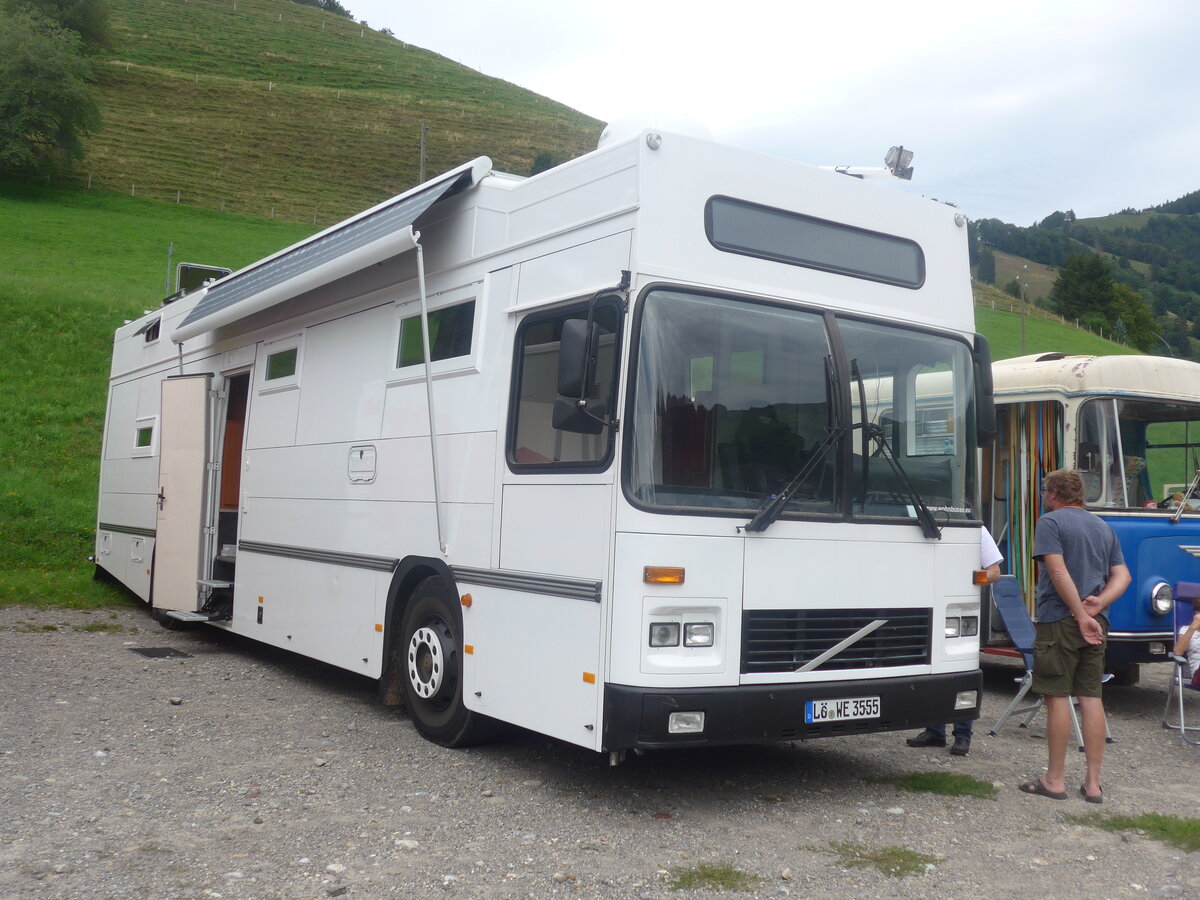 (208'884) - Aus Deutschland: Knig, Rheinfelden - L-WE 5555 - Volvo am 17. August 2019 in Atzmnnig, Schutt