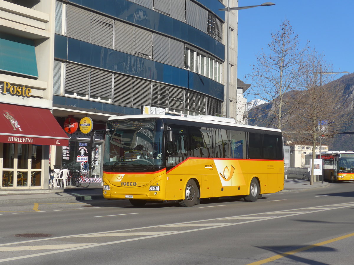 (214'809) - Evquoz, Erde - VS 138'188 - Iveco am 22. Februar 2020 beim Bahnhof Sion