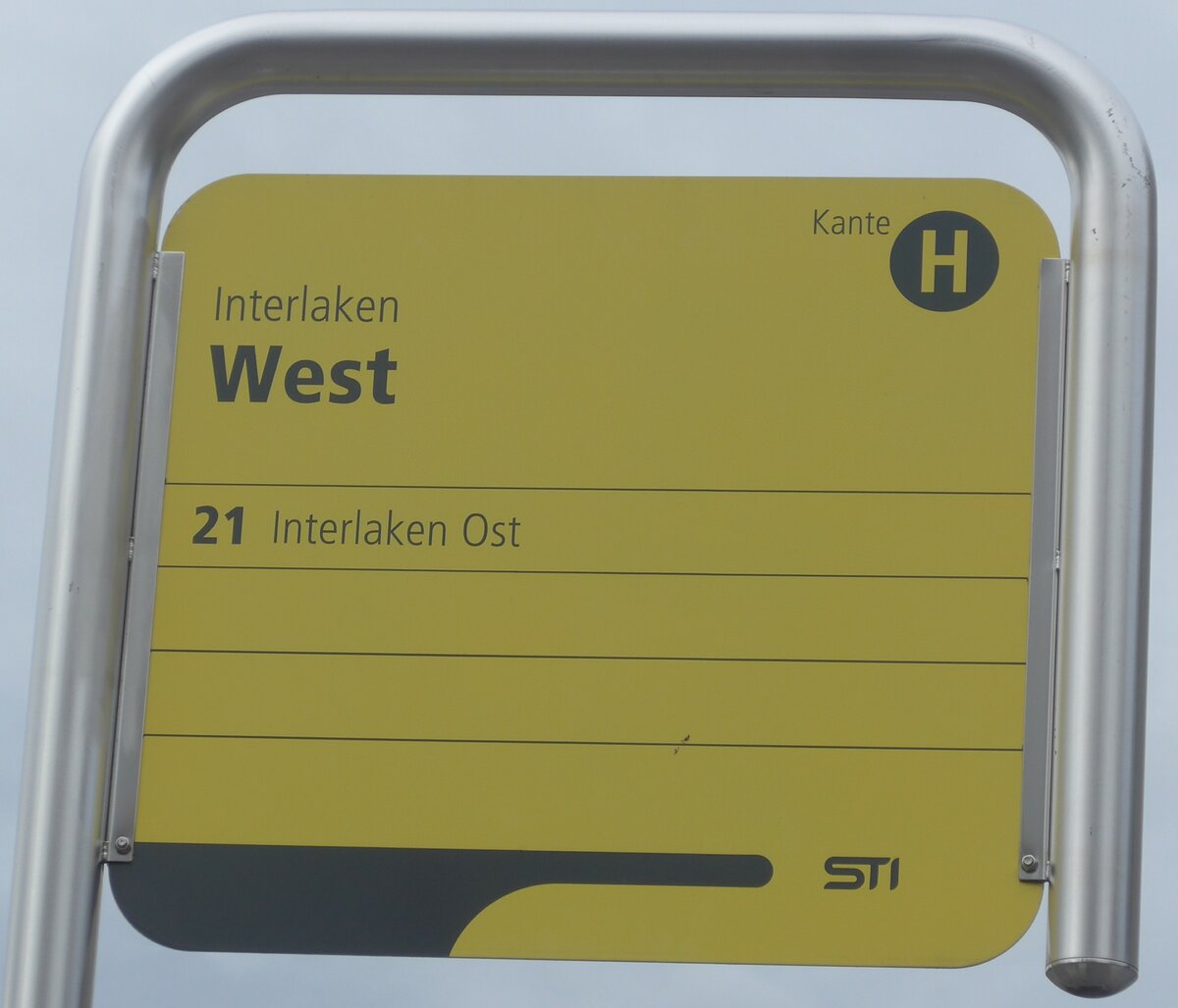 (214'854) - STI-Haltestellenschild - Interlaken, West - am 23. Februar 2020