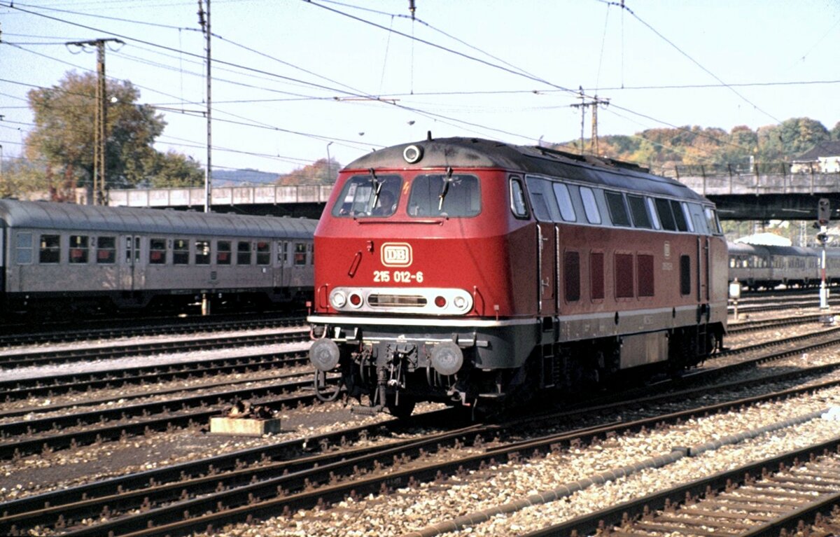 215 012-6 in Ulm am 22.10.1983.