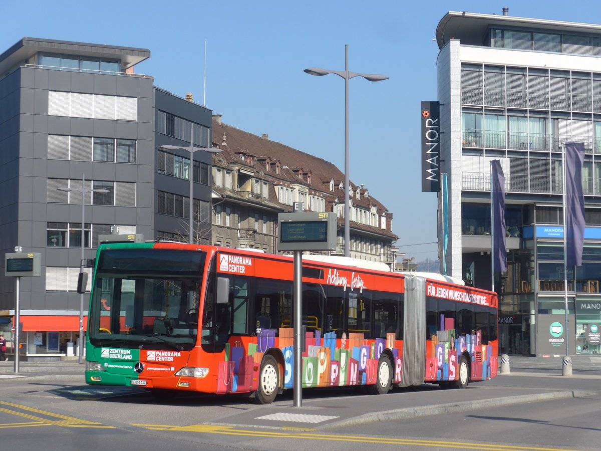 (215'511) - STI Thun - Nr. 137/BE 801'137 - Mercedes am 25. Mrz 2020 beim Bahnhof Thun