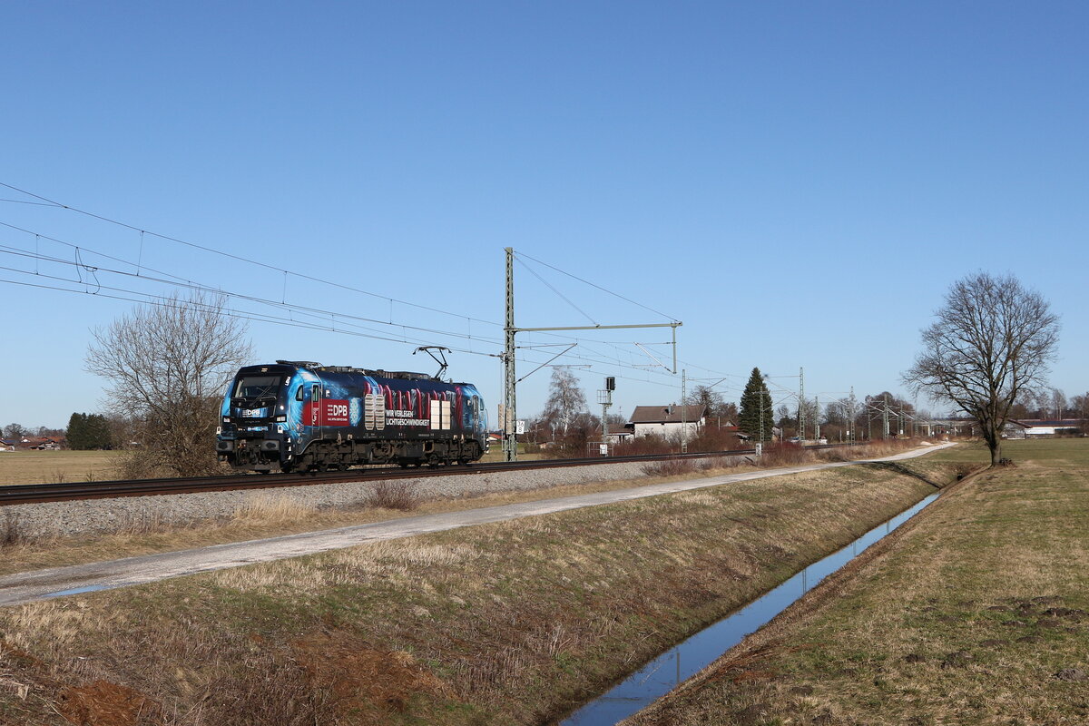 2159 909 von  DPB  aus Salzburg kommend am 25. Februar 2026 bei �bersee am Chiemsee.