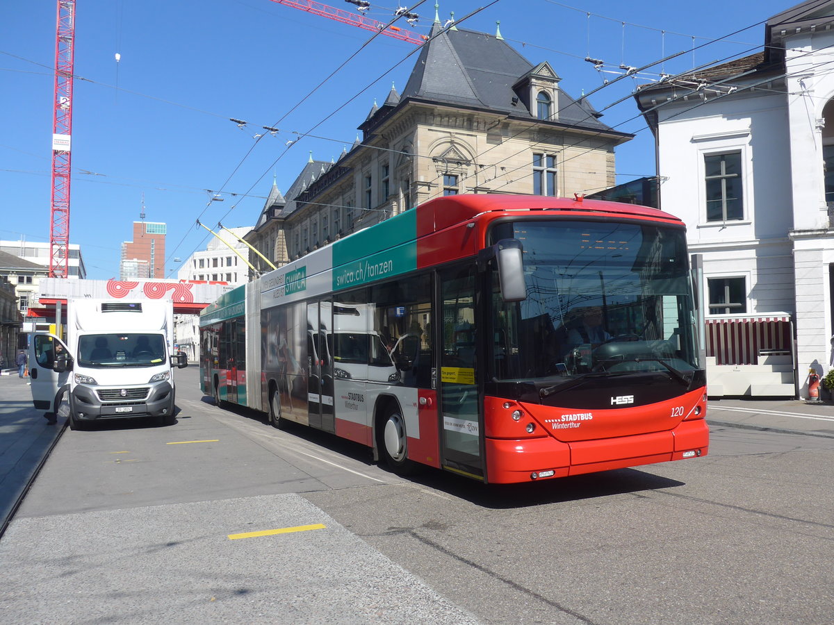 (215'920) - SW Winterthur - Nr. 120 - Hess/Hess Gelenktrolleybus am 6. April 2020 beim Hauptbahnhof Winterthur