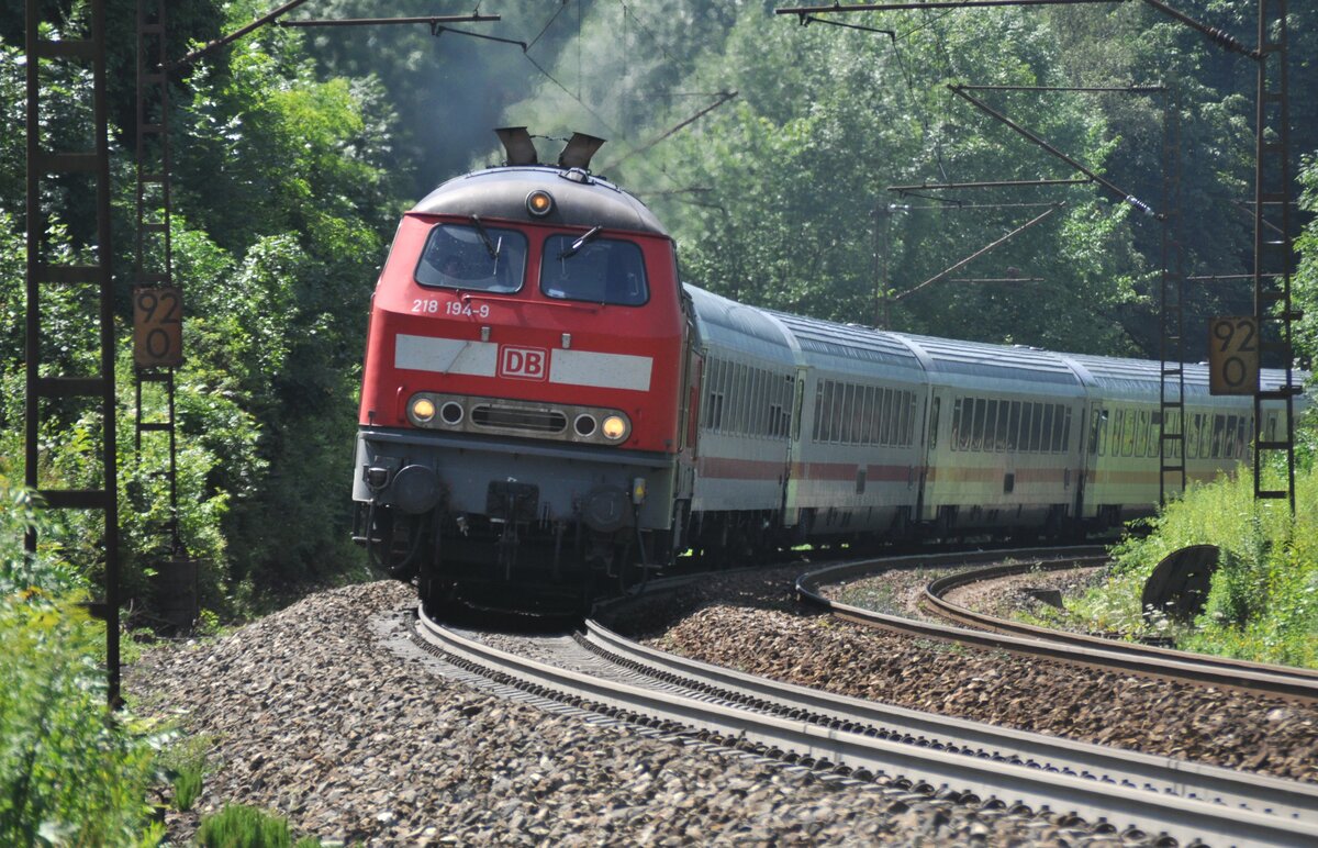 218 194-9 und eine weitere 218 mit Intercity Allgäu 2012 aus Ulm ausfahrend am 20.07.2009.