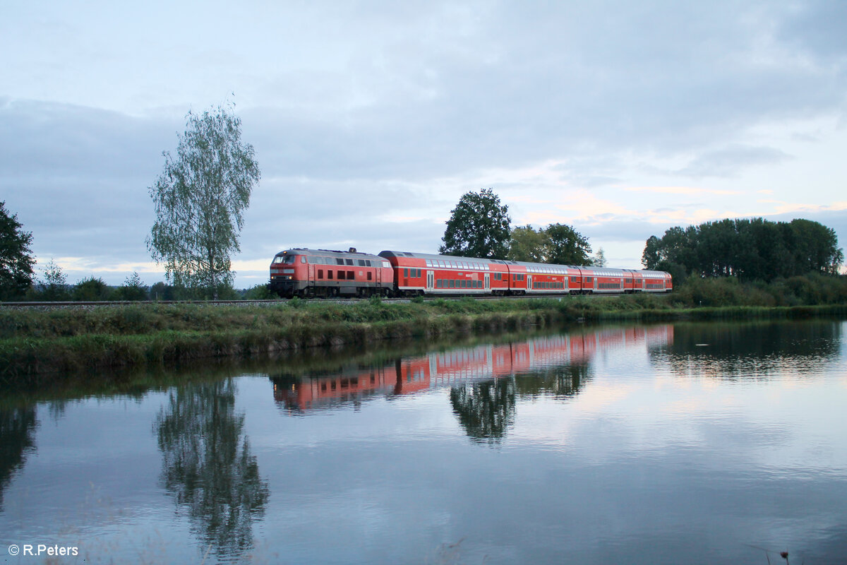 218 423-2 zieht s�dlich von Wiesau/Oberpfalz den RE2 RE4857 Hof - M�nchen. 15.09.24