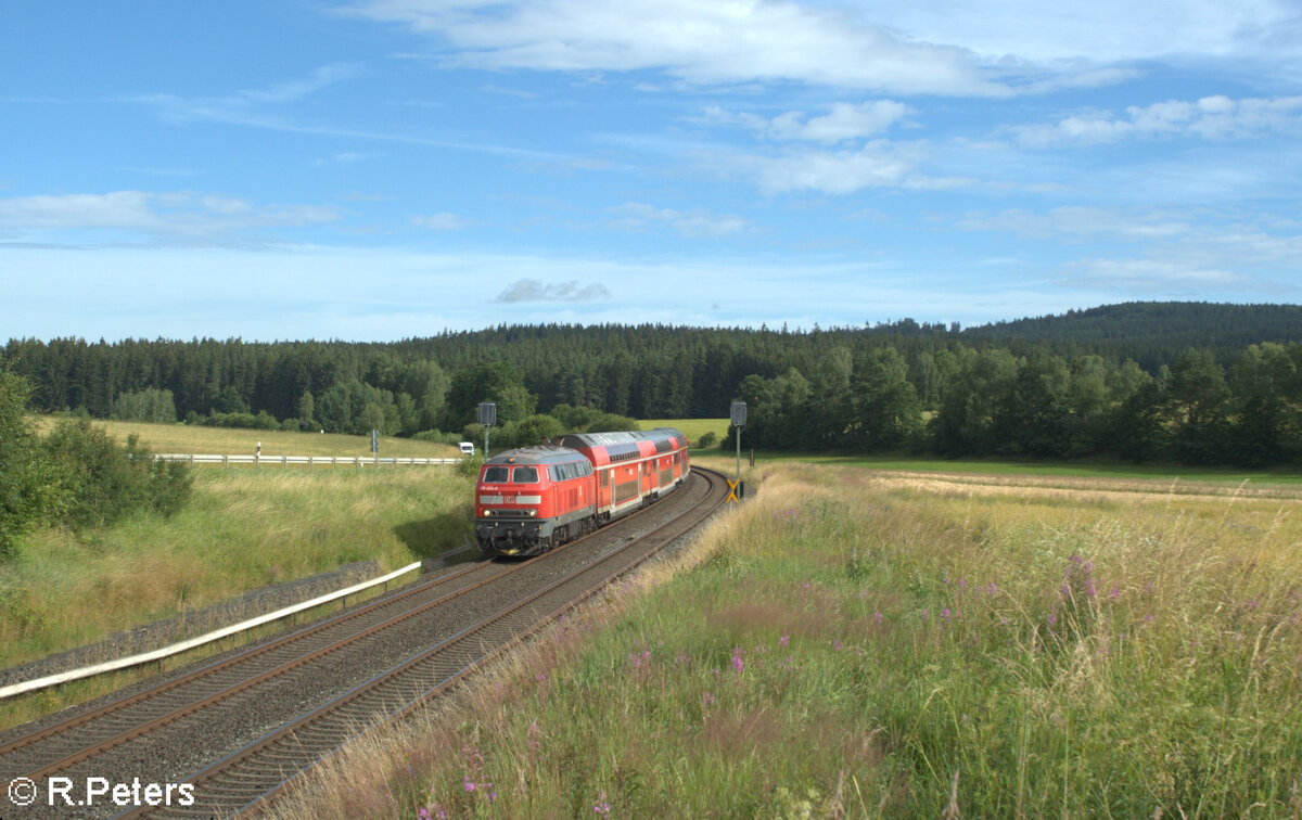 218 424-0 zieht bei Großwendern den RE2 RE4859 Hof - München. 07.07.24