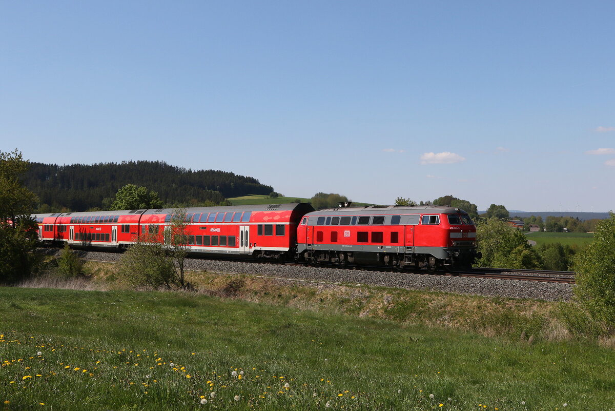 218 424 aus Marktredwitz kommend am 13. Mai 2025 bei Pechbrunn.