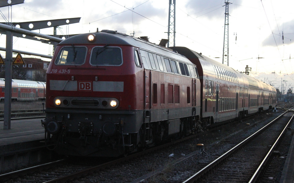 218 431-5 am 30.12.2025 im Rostocker Hbf 