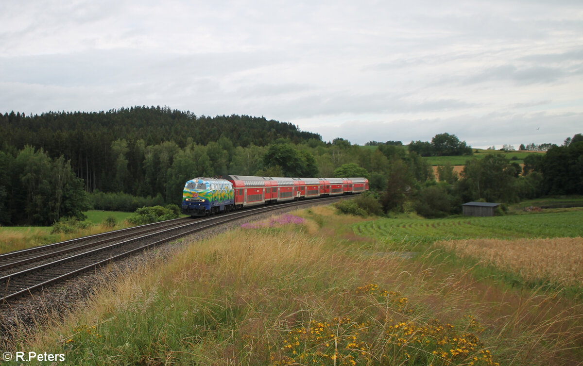 218 443 zieht den RE2 4857 Hof - München bei Lengenfeld. 07.07.24