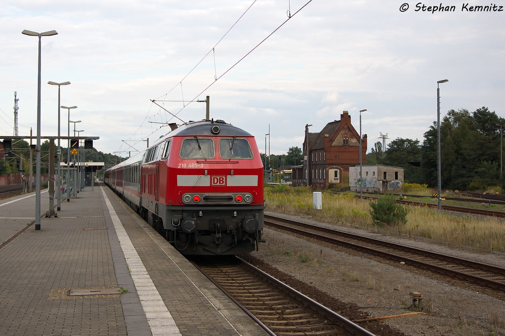 218 465-3 mit dem IC 18648   Stammstrecken-Shuttle  von Hannover Hbf nach Berlin Ostbahnhof, bei der Durchfahrt in Rathenow. Vorne zog die 218 413-3. 09.09.2013