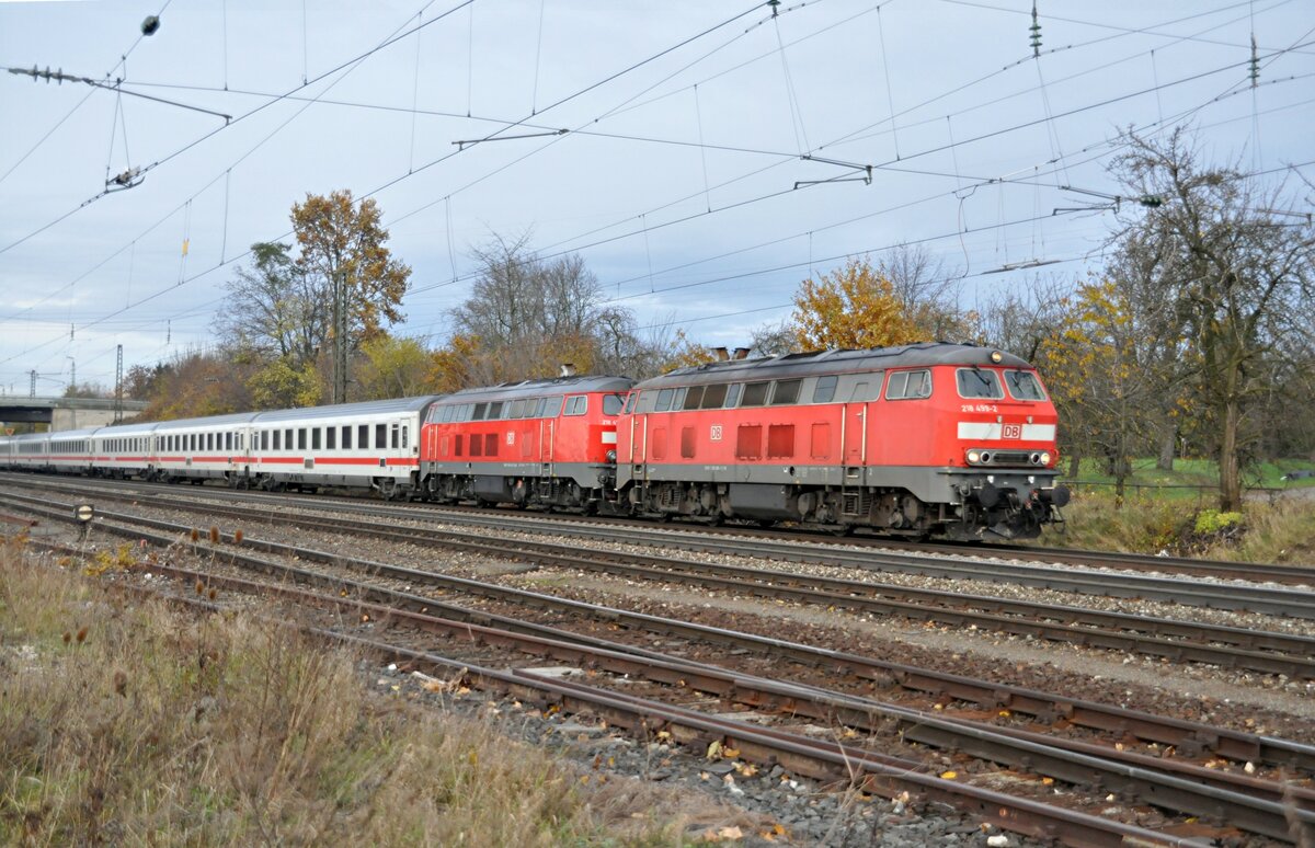 218 492-2 und 218 431-5 mit IC 2013 Allgäu bei Beimerstetten am 08.11.2009.