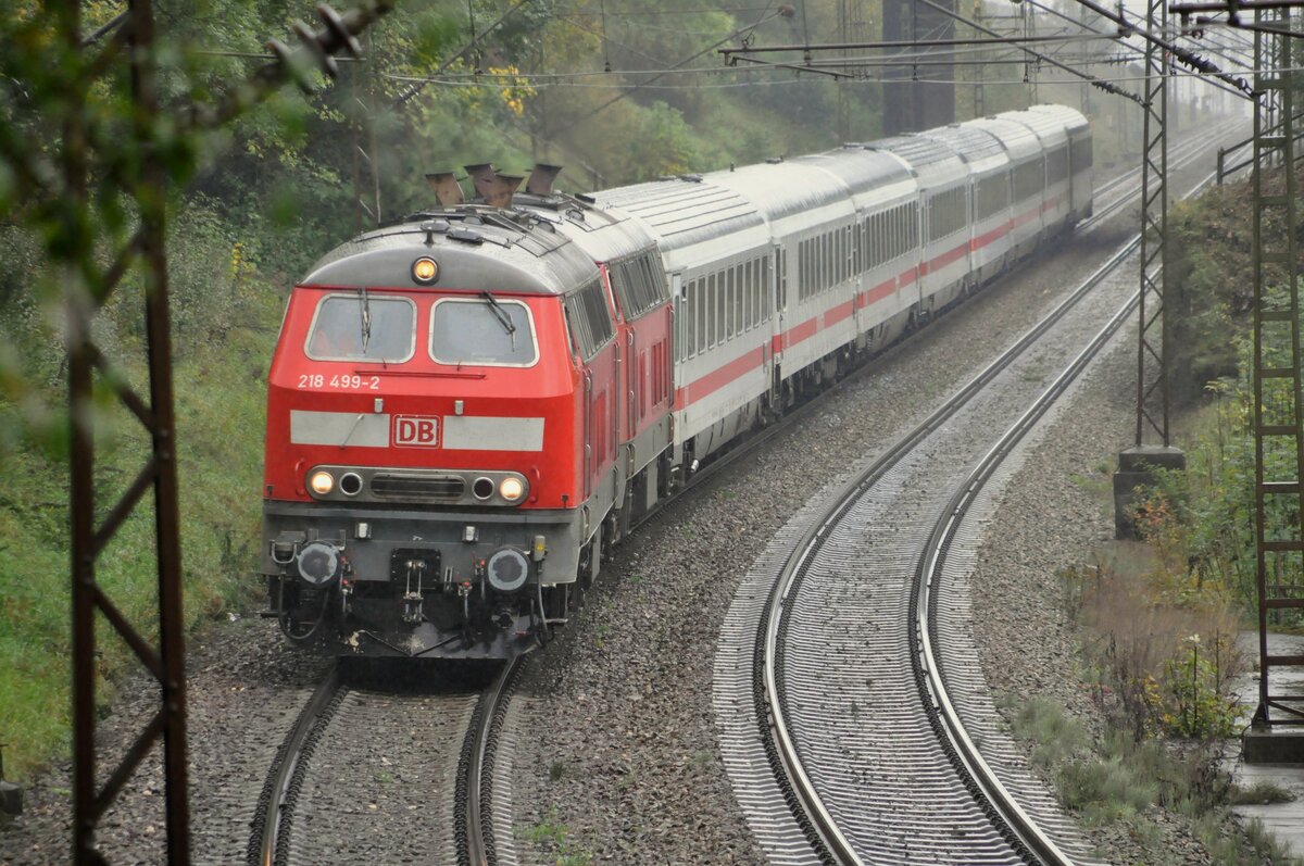 218 499-5 und eine weitere 218 mit IC Allgäuauf der Geislinger Steige am 25.09.2010.