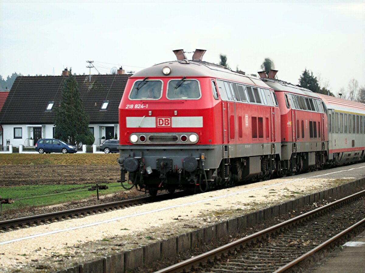 218 824-1 und 218 mit ÖBB EC Umleiter aufgrund Bauarbeiten an der Südbahn in Gerlenhofen Illertalbahn am 03.01.2020.