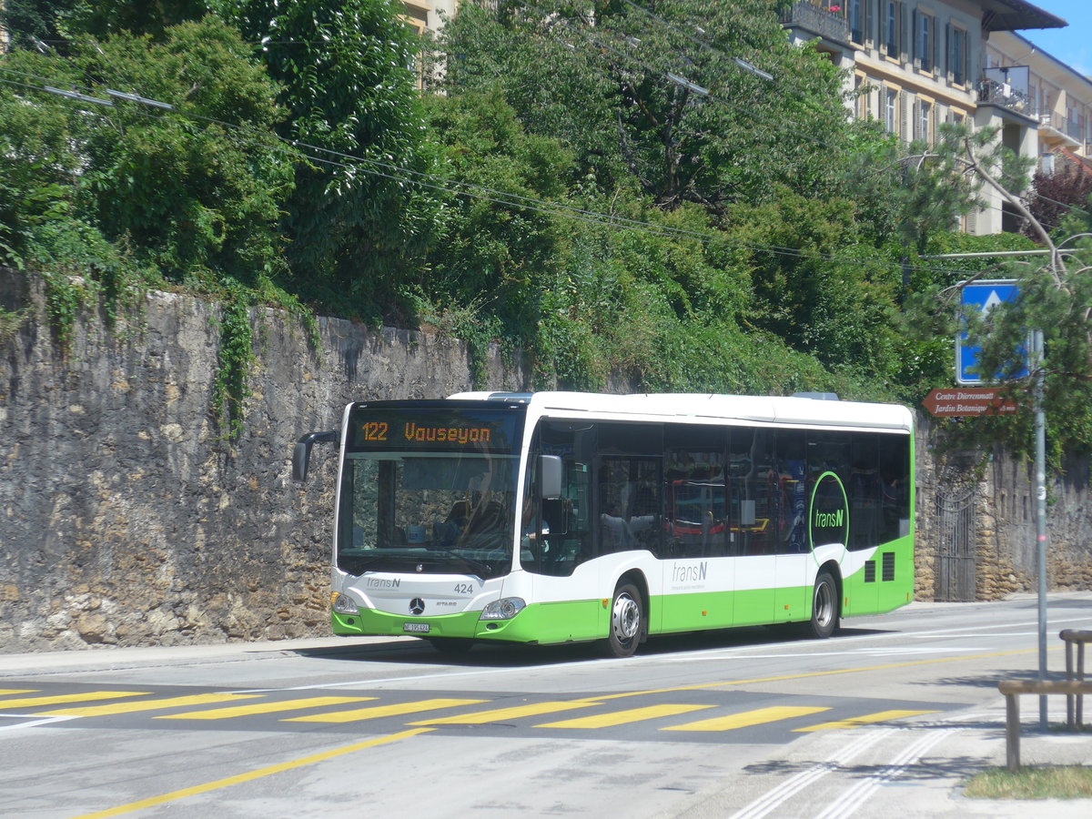 (218'533) - transN, La Chaux-de-Fonds - Nr. 424/NE 195'424 - Mercedes am 6. Juli 2020 beim Bahnhof Neuchtel