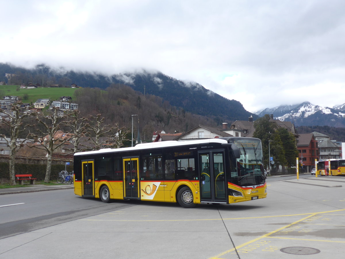 (224'359) - PostAuto Zentralschweiz - Nr. 7/OW 10'040 - MAN am 27. Mrz 2021 beim Bahnhof Sarnen (1. Einsatztag!)