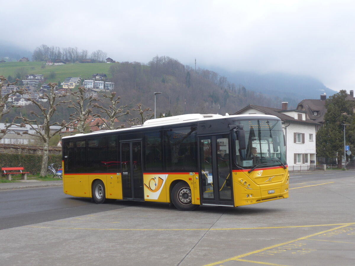 (225'064) - PostAuto Zentralschweiz - Nr. 12/OW 12'275 - Volvo (ex Dillier, Sarnen Nr. 12) am 18. April 2021 beim Bahnhof Sarnen