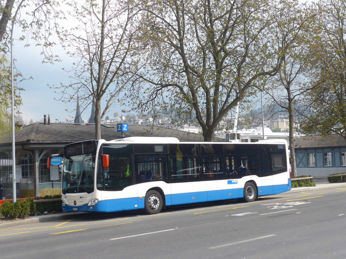 (225'090) - VBL Luzern - Nr. 88/LU 199'439 - Mercedes am 18. April 2021 beim Bahnhof Luzern
