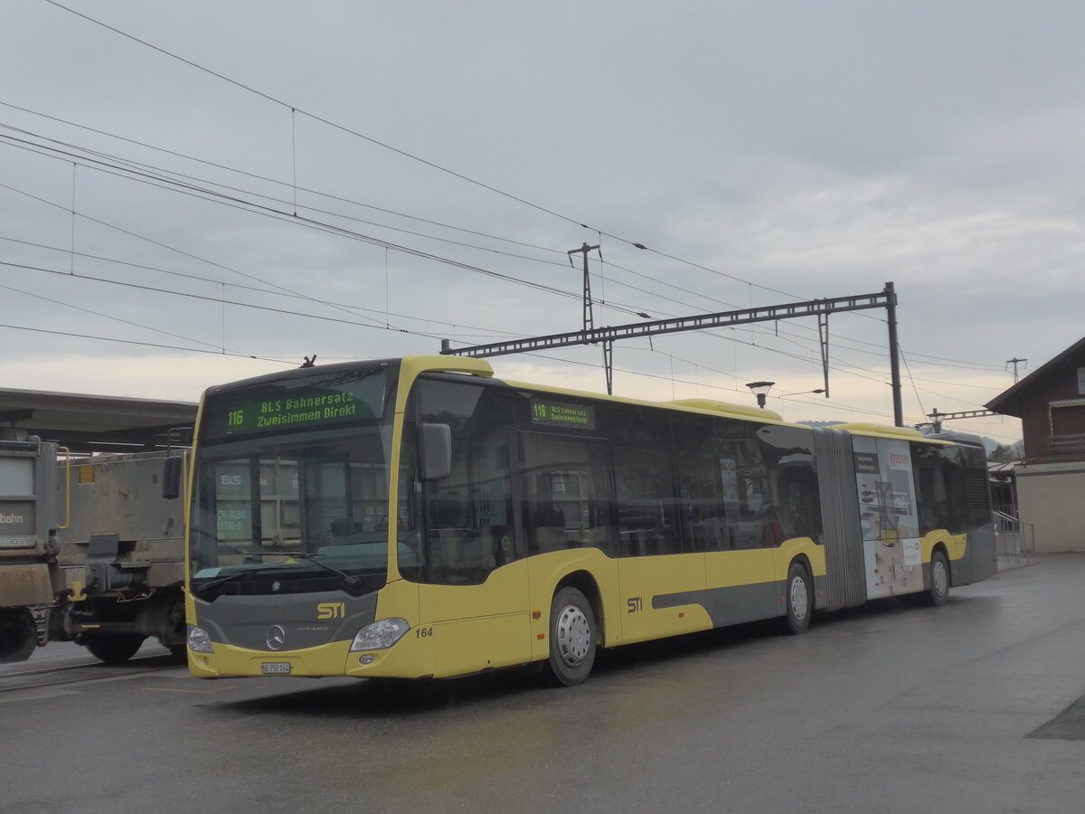 (225'235) - STI Thun - Nr. 164/BE 752'164 - Mercedes am 26. April 2021 beim Bahnhof Wimmis