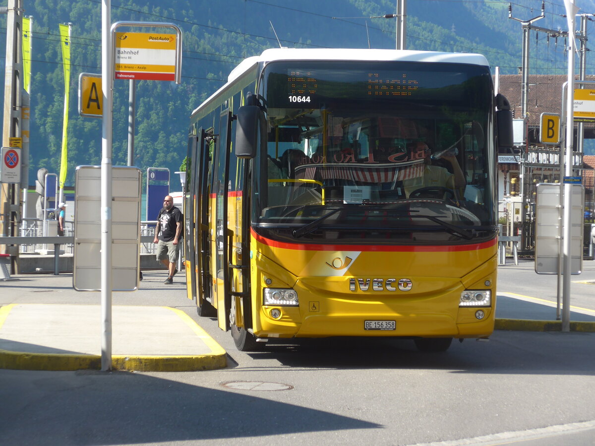 (225'823) - Flck, Brienz - Nr. 9/BE 156'358 - Iveco am 11. Juni 2021 beim Bahnhof Brienz