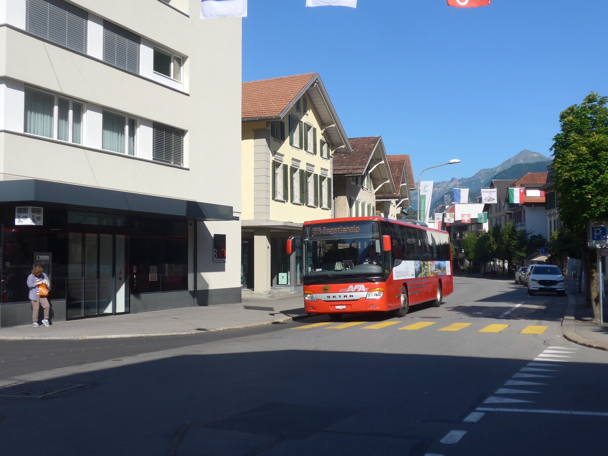 (226'240) - AFA Adelboden - Nr. 24/BE 26'701 - Setra am 10. Juli 2021 in Meiringen, Bahnhofstrasse (Einsatz PostAuto fr Engstlenalp-Bus)