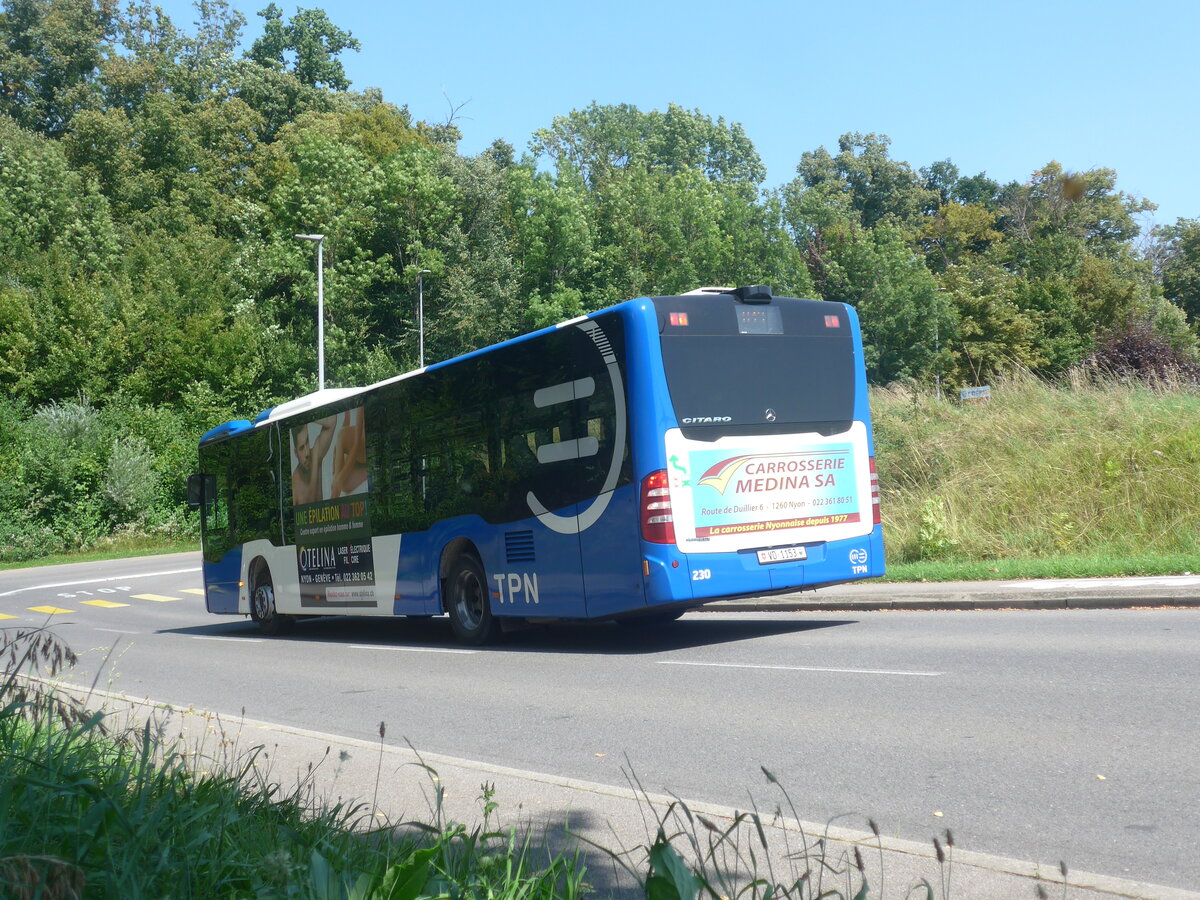 (227'331) - TPN Nyon - Nr. 230/VD 1153 - Mercedes am 15. August 2021 beim Bahnhof Coppet