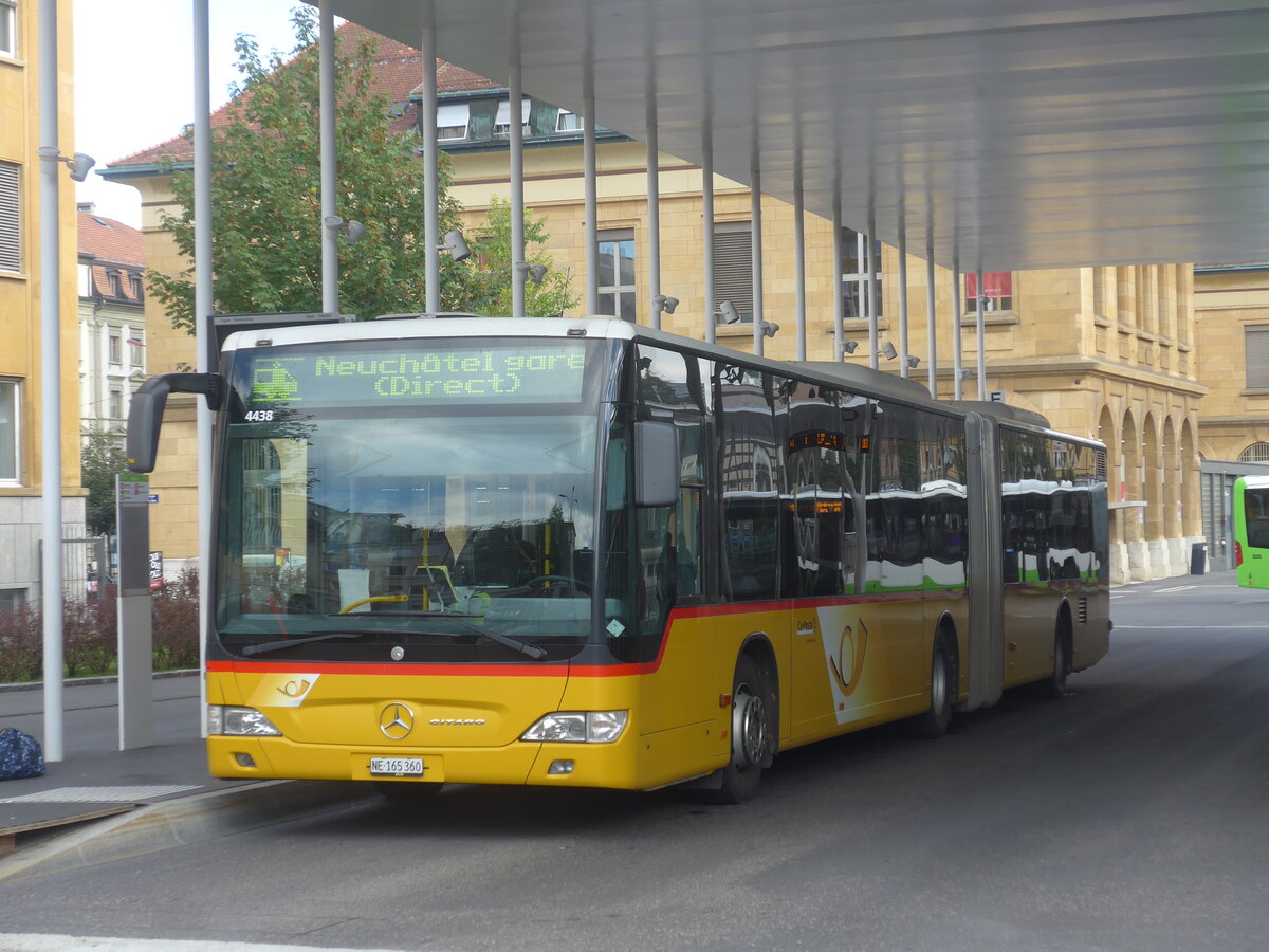 (228'119) - CarPostal Ouest - NE 165'360 - Mercedes (ex VD 545'211) am 18. September 2021 beim Bahnhof La Chaux-de-Fonds