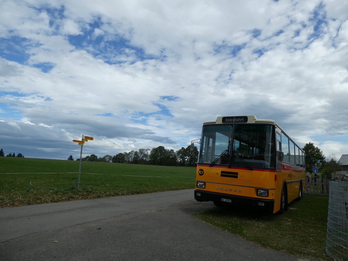 (228'677) - Kolb, Grasswil - Nr. 3/BE 93'915 - Saurer/R&J (ex Schmocker, Stechelberg Nr. 3; ex Schmocker, Stechelberg Nr. 1; ex Gertsch, Stechelberg Nr. 1) am 3. Oktober 2021 in Tramelan, Scheidegger-Ranch