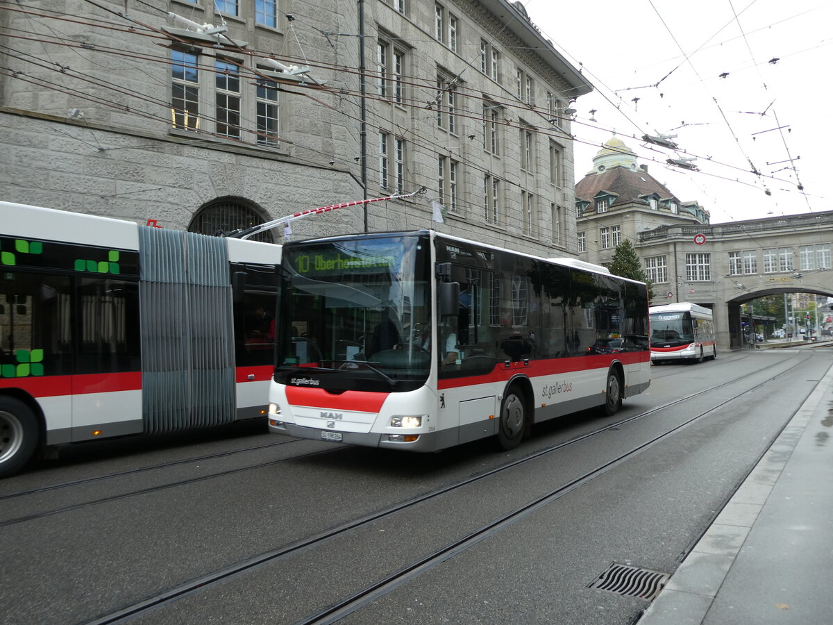 (229'012) - St. Gallerbus, St. Gallen - Nr. 264/SG 198'264 - MAN am 13. Oktober 2021 beim Bahnhof St. Gallen