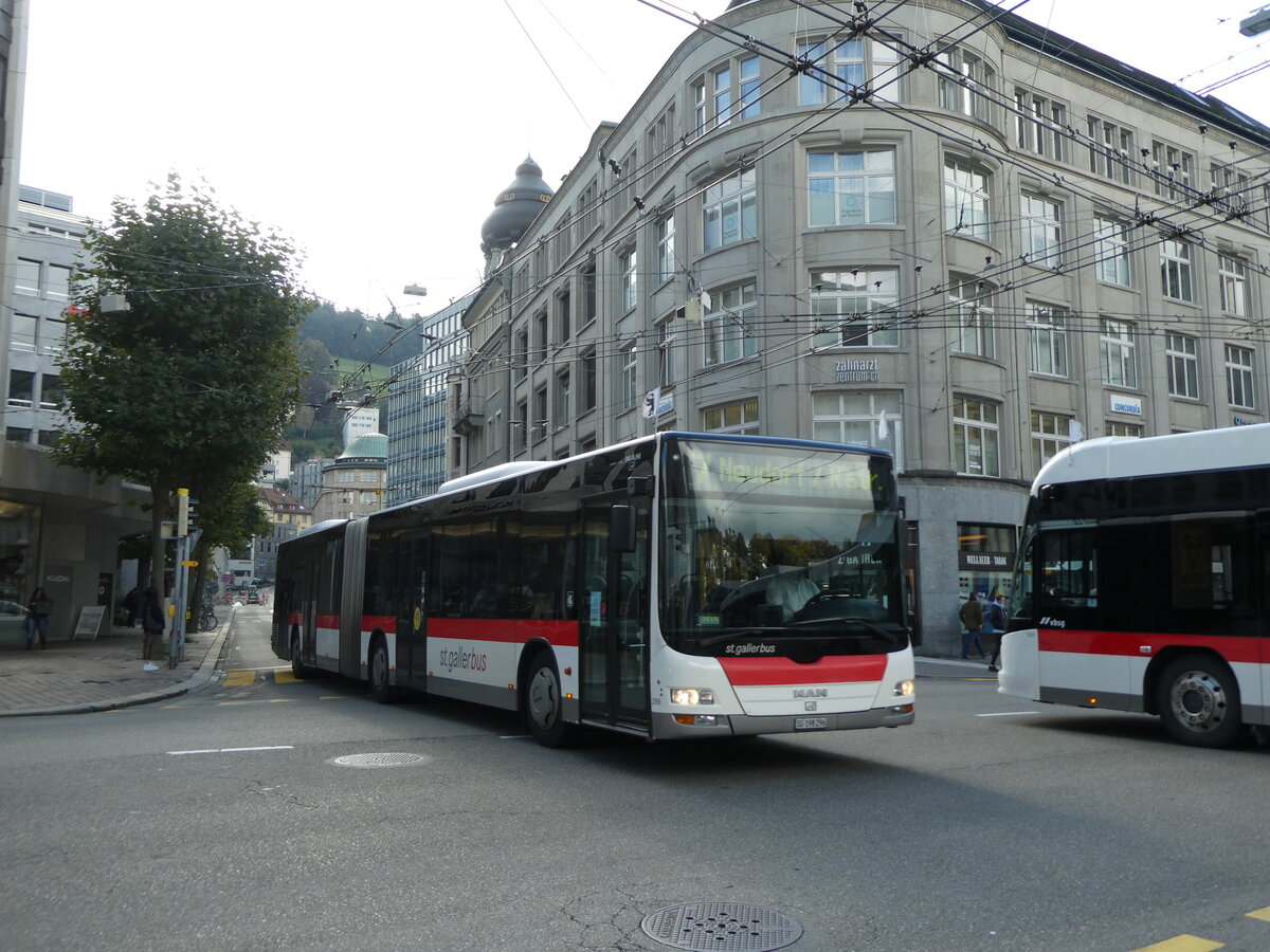 (229'102) - St. Gallerbus, St. Gallen - Nr. 296/SG 198'296 - MAN am 13. Oktober 2021 beim Bahnhof St. Gallen