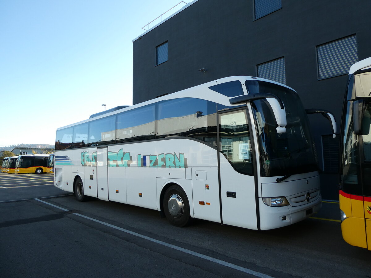 (229'730) - Hess E., Luzern - (LU 15'688) - Mercedes am 23. Oktober 2021 in Winterthur, EvoBus