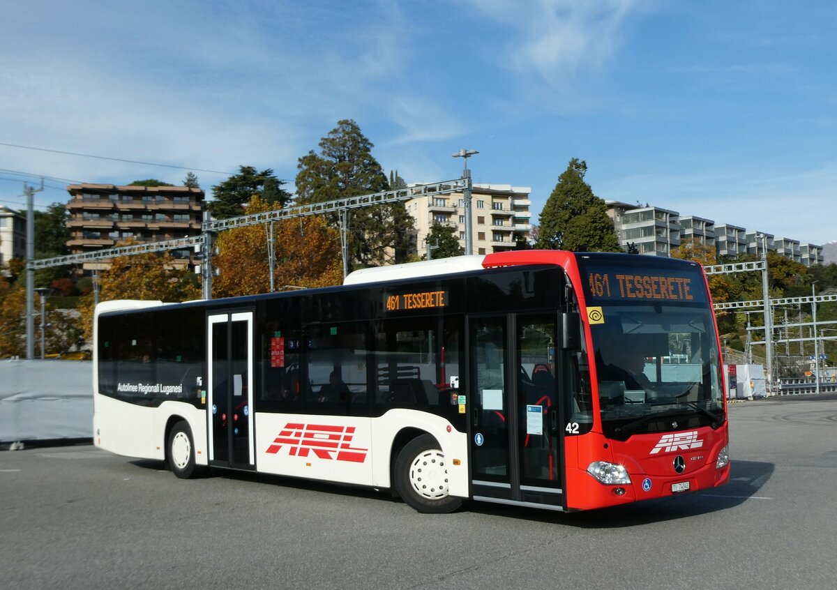 (230'320) - ARL Viganello - Nr. 42/TI 74'342 - Mercedes am 10. November 2021 beim Bahnhof Lugano