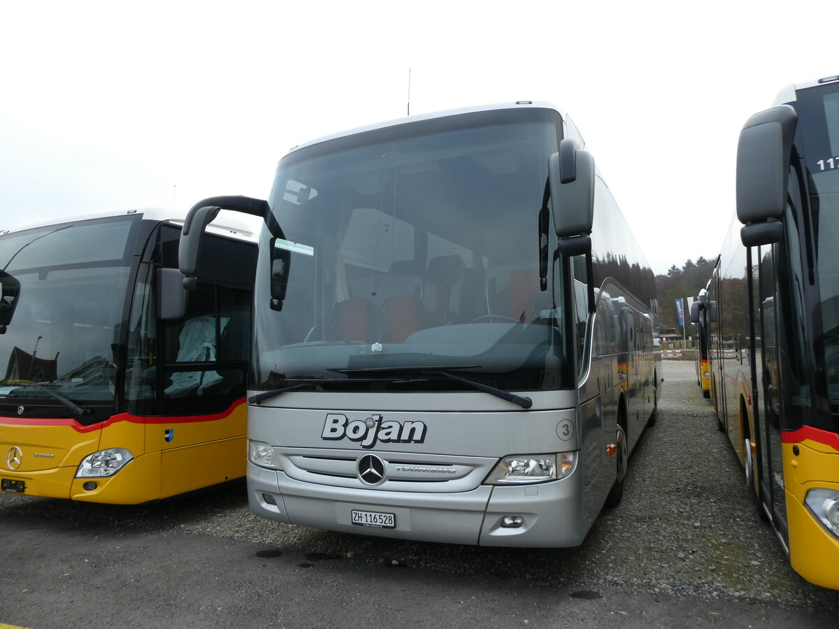 (230'802) - Bojan, Glattbrugg - Nr. 3/ZH 116'528 - Mercedes am 21. November 2021 in Winterthur, EvoBus