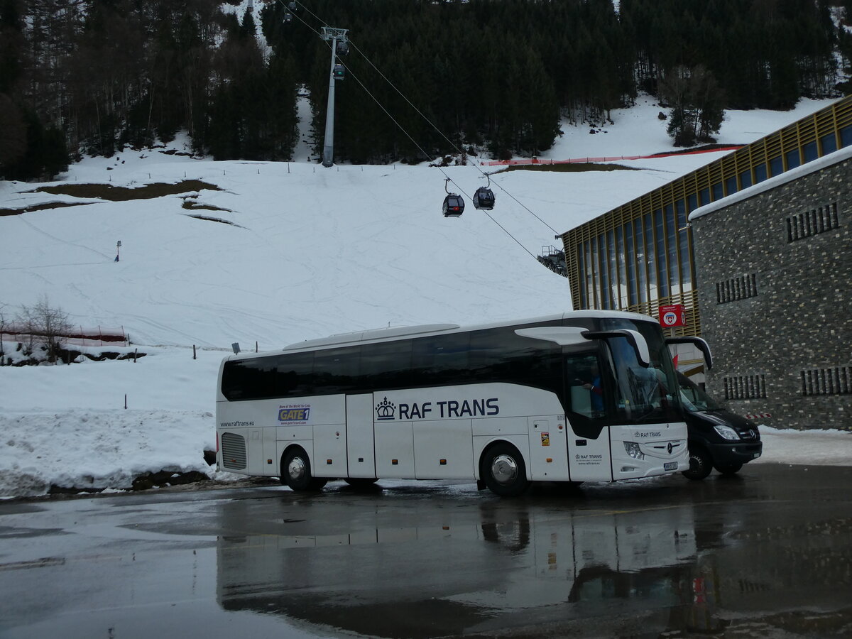 (231'559) - Aus Polen: Ref Trans, Warszawa - WN 5738L - Mercedes am 26. Dezember 2021 in Engelberg, Talstation Titlis