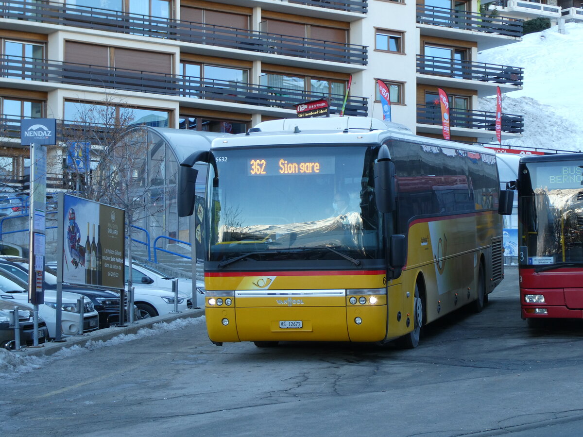 (231'632) - Lathion, Sion - Nr. 6/VS 12'672 - Van Hool am 1. Januar 2022 in Haute-Nendaz, Tlcabine