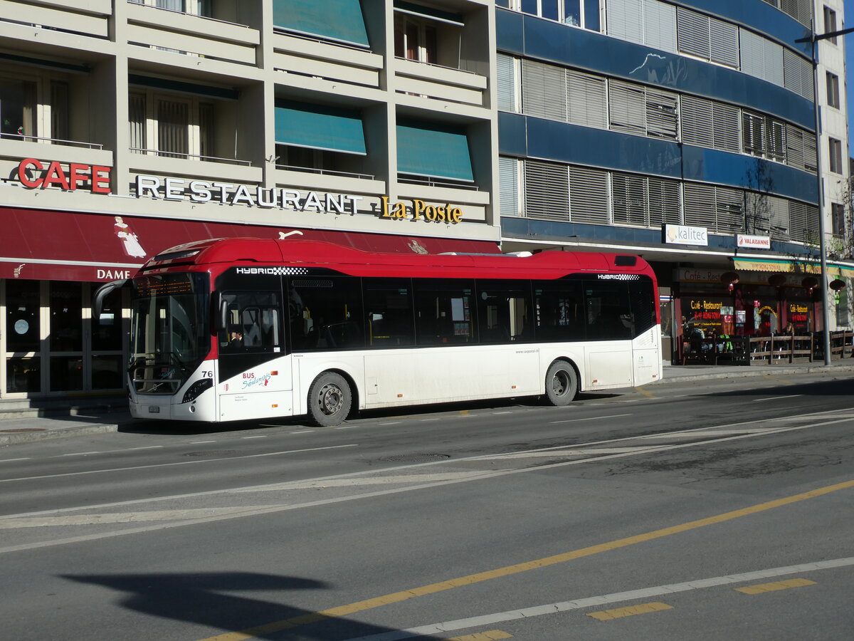 (231'647) - PostAuto Wallis - Nr. 76/VS 459'700 - Volvo am 1. Januar 2022 beim Bahnhof Sion